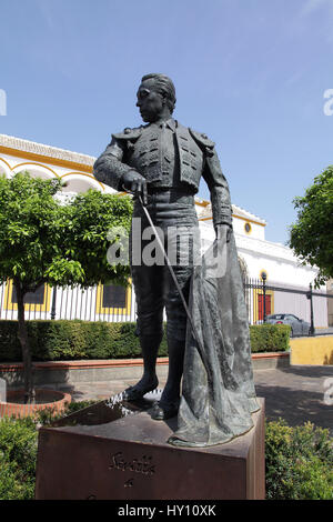 Statue von Curro Romero Matador.outside Stierkampfarena in Sevilla Spanien Stockfoto