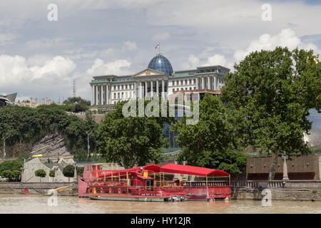 Die Stadt Tbilisi hat eine Bevölkerung von 1,5 Millionen Menschen Stockfoto