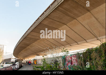 unter den Westway in london Stockfoto