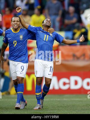 LUIS FABIANO & ROBINHO Brasilien V Niederlande Brasilien V Niederlande NELSON MANDELA BAY Stadion PORT ELIZABETH SOUTH Afrika 02 Jul Stockfoto