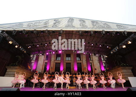 Berlin, Deutschland, 4. Juli 2015: Classic Open Air Konzert auf dem Gendarmenmarkt statt. Stockfoto