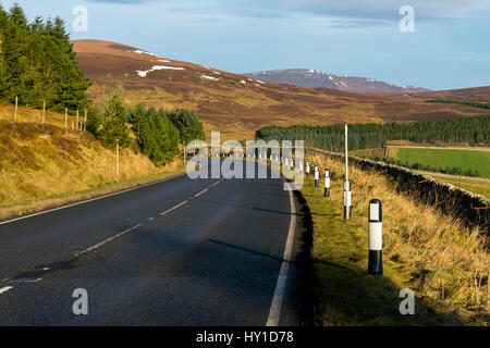 Die Autobahn A9 in der Nähe von Helmsdale, Sutherland, Schottland, Großbritannien Stockfoto