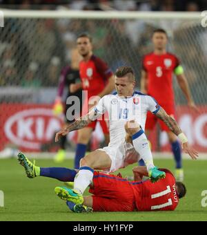 JURAJ KUCKA & JAMIE VARDY Slowakei ENGLAND EURO 2016 GR STADE GEOFFROY GUICHARD Saint-Etienne Frankreich 20 Juni 2016 Stockfoto