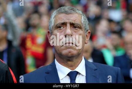 Portugals Trainer FERNANDO S PORTUGAL V Island STADE GEOFFROY-GUICHARD Saint-Etienne Frankreich 14. Juni 2016 Stockfoto