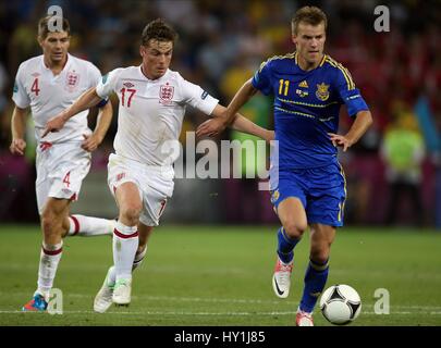 SCOTT PARKER & ANDRIY YARMOLEN ENGLAND V UKRAINE EM 2012 DONBASS ARENA Donezk UKRAINE UKRAINE 19 Juni 2012 Stockfoto