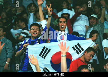 KOREA Republik FANS KOREA REBUBLIC TAEGU oder DAEGU DAEGU Südkorea 2. Juni 2001 Stockfoto