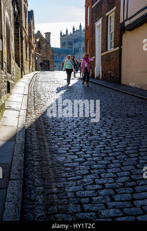 Die Stein gepflasterten Straßen und Gassen der Altstadt Durham, England. Stockfoto
