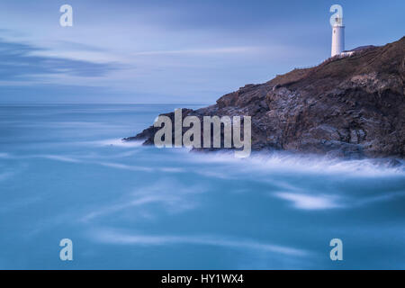 Trevose Head, Leuchtturm in den späten Abend Licht, Trevose, Cornwall, UK. März 2016. Stockfoto