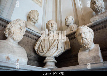 Rom. Italien. Halle der Philosophen, Kapitolinischen Museen. Sala dei Filosofi, Musei Capitolini. (Zentrum); Büstenporträt von Cicero (ca. 106-43 v. Chr.), 1. c Stockfoto