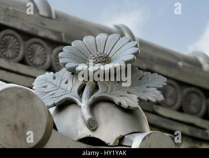 Detail von einem japanischen Tempel Dach auf die Nijo Burg in Kyoto, Japan. Stockfoto