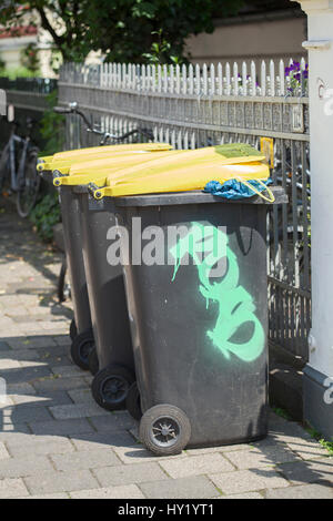 Recycling-Behälter, Bremen, Deutschland Stockfoto