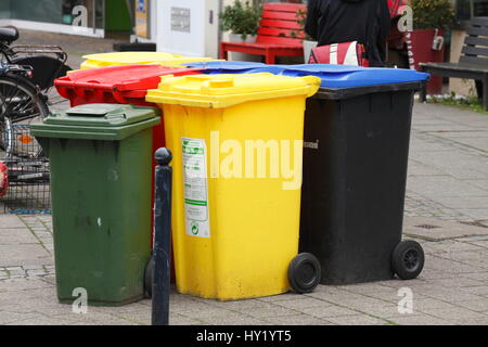 Recycling-Behälter, Bremen, Deutschland Stockfoto