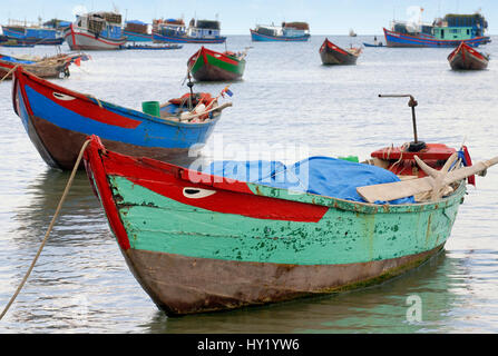 Bild des vietnamesischen Fisher Stiefel im Hafen von Vung Tau, Vietnam. Stockfoto