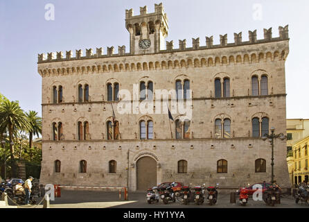 Bild des Palazzo di Giustizia in Chiavari an der ligurischen Küste, Nord-West-Italien.  Der Palazzo di Giustizia in Chiavari ein der Ligurischen Küste Stockfoto