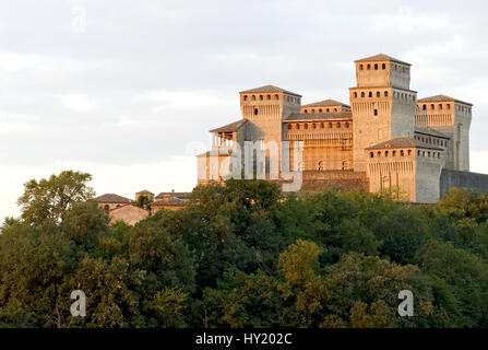 Torrechiara ist ein Comune von Langhirano, in der Provinz Parma in der Emilia-Romagna, Nord-Italien. Er ist besonders bekannt für seine riesige Burg, bui Stockfoto