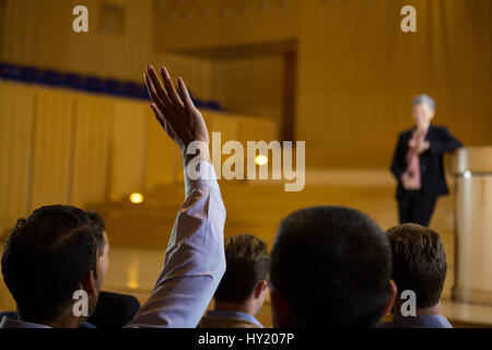 Führungskräfte in Unternehmen aktiv im Conference center Stockfoto