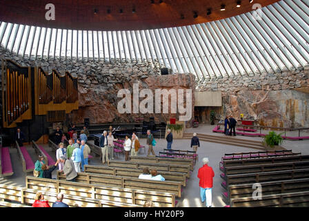 Innere Bild der Temppeliaukio Berg Kirche ganz in den Berg in Helsinki, Finnland gebaut. Stockfoto