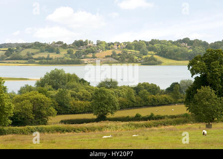 Rutland Water ist Anglian Wasser-Trinkwasser-Reservoir in der Grafschaft Rutland, England, östlich der Kreisstadt Oakham.   Das Rutland Water Stockfoto