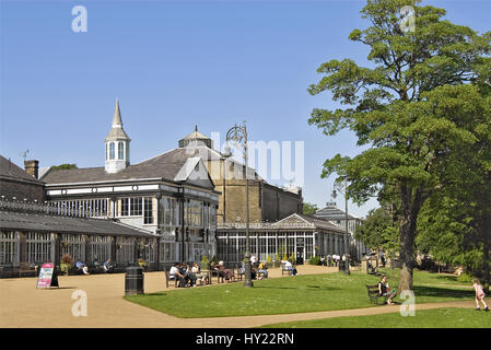 Der Pavillon-Garten in Buxton ist eine historische Gebäude befindet sich im Herzen von Buxton.  Sterben Sie Pavillion Gardens, Eine Parkanlage Im Viktorianischen Stil di Stockfoto