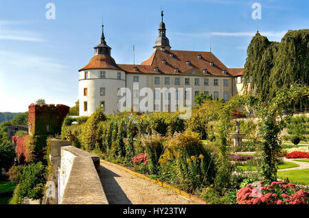 Schloss Langenburg in Baden GmbH, Süd-Deutschland.  Blick Ã¼ber Den Garten Auf Das RenaissanceschloÃŸ Langenburg in Baden-WÃ¼rtemberg in Deutsc Stockfoto