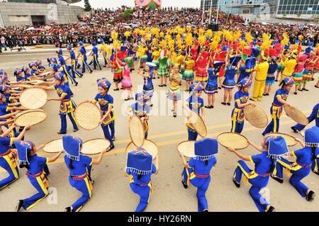 Nanning, China... 30. März 2017. Man feiert das Shangsi Festival in Nanning, Südwest-China Autonome Region Guangxi Zhuang, 30. März 2017. Bildnachweis: SIPA Asien/ZUMA Draht/Alamy Live-Nachrichten Stockfoto