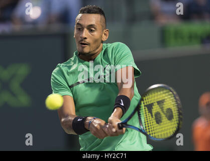 Miami, FL, USA. 31. März 2017. Nick Kyrgios(AUS) in Aktion hier spielt Roger Federer (SUI) in der 2017 Miami Open Tennis Spiel am 30. März 2017, im Tenniscenter im Crandon Park in Key Biscayne, FL. Credit: Andrew Patron/ZUMA Draht/Alamy Live News Stockfoto