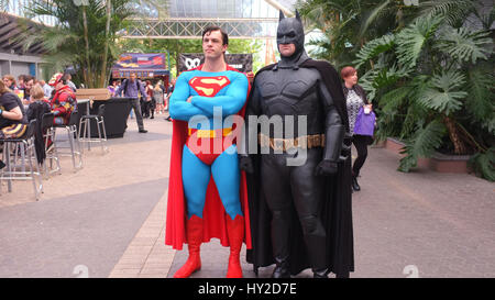 Adelaide, Australien. 1. April 2017. Comic-Fans kleiden sich in ihre Lieblings-Comic-Superheld Kostüme auf der OZ-Comic-Con-Convention in Adelaide Credit: Amer Ghazzal/Alamy Live-Nachrichten Stockfoto