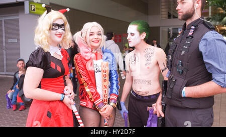 Adelaide, Australien. 1. April 2017. Comic-Fans kleiden sich in ihre Lieblings-Comic-Superheld Kostüme auf der OZ-Comic-Con-Convention in Adelaide Credit: Amer Ghazzal/Alamy Live-Nachrichten Stockfoto
