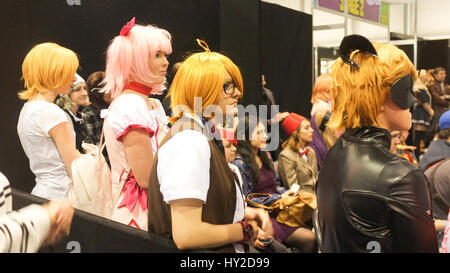 Adelaide, Australien. 1. April 2017. Comic-Fans kleiden sich in ihre Lieblings-Comic-Superheld Kostüme auf der OZ-Comic-Con-Convention in Adelaide Credit: Amer Ghazzal/Alamy Live-Nachrichten Stockfoto