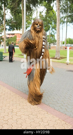 Adelaide, Australien. 1. April 2017. Comic-Fans kleiden sich in ihre Lieblings-Comic-Superheld Kostüme auf der OZ-Comic-Con-Convention in Adelaide Credit: Amer Ghazzal/Alamy Live-Nachrichten Stockfoto