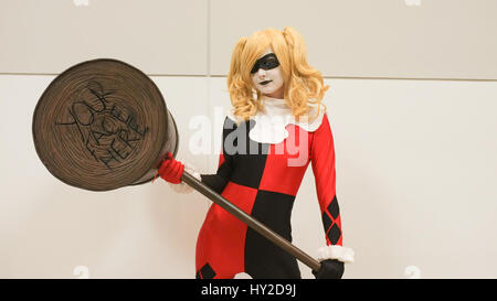 Adelaide, Australien. 1. April 2017. Comic-Fans kleiden sich in ihre Lieblings-Comic-Superheld Kostüme auf der OZ-Comic-Con-Convention in Adelaide Credit: Amer Ghazzal/Alamy Live-Nachrichten Stockfoto