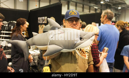 Adelaide, Australien. 1. April 2017. Comic-Fans kleiden sich in ihre Lieblings-Comic-Superheld Kostüme auf der OZ-Comic-Con-Convention in Adelaide Credit: Amer Ghazzal/Alamy Live-Nachrichten Stockfoto