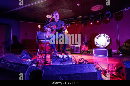 Gijón, Spanien. 31. März 2017. Irische Songwriter, Glen Hansard, funktioniert live-Gijon Musikfestival in Acapulco Mitte am 31. März 2016 in Gijon, Spanien. © David Gato/Alamy Live-Nachrichten Stockfoto