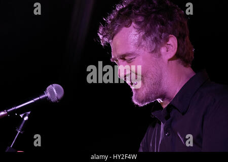 Gijón, Spanien. 31. März 2017. Irische Songwriter, Glen Hansard, funktioniert live-Gijon Musikfestival in Acapulco Mitte am 31. März 2016 in Gijon, Spanien. © David Gato/Alamy Live-Nachrichten Stockfoto