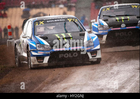 Barcelona, Spanien. 1. April 2017. Der Volkswagen Polo GTI Welt RX Petter Solberg und Volkswagen Polo GTI Auto angetrieben Wagen von Johan Kristoffersson, in Aktion während der Runde 1 - Rallycross von Barcelona auf dem Circuit Catalunya. Bildnachweis: Pablo Guillen/Alamy Live-Nachrichten Stockfoto