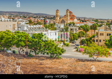 Blick auf die Stadt von Paphos in Zypern.  Paphos ist bekannt als das Zentrum der antiken Geschichte und Kultur der Insel. Stockfoto