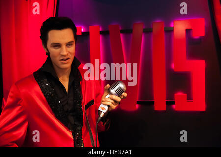 Amsterdam, Niederlande - März 2017: Wachsfigur von Elvis Presley Sänger in Madame Tussauds Wachsfigurenkabinett in Amsterdam, Niederlande Stockfoto