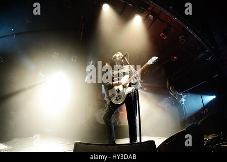 BARCELONA - 17 MAR: The Vaccines (Band) in Konzert im Razzmatazz Stadium am 17. März 2016 in Barcelona, Spanien. Stockfoto