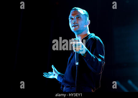 VALENCIA, Spanien - JUN 11: Hurts (Synthpop-Band) führen im Konzert beim Festival de Les Arts am 11. Juni 2016 in Valencia, Spanien. Stockfoto