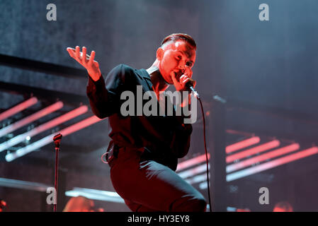 VALENCIA, Spanien - JUN 11: Hurts (Synthpop-Band) führen im Konzert beim Festival de Les Arts am 11. Juni 2016 in Valencia, Spanien. Stockfoto