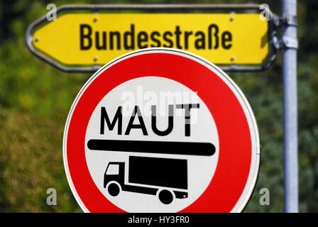 LKW-Maut auf Bundesstraßen, Bild-Montage, LKW-Maut Auf Bundesstraßen, Bildmontage Stockfoto