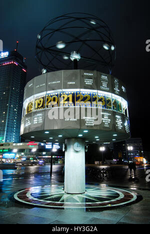 alex, alexanderplatz, Attraktion, bei nacht, Berlin, Gebäude, Hauptstadt, Hauptstädte, Stadt, Stadtzentrum, Stadtbild, Dämmerung, deutschland, Nachtleben, Stockfoto