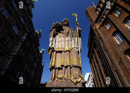 Deutschland, Hamburg, Innenstadt, Statue des Heiligen Ansgar auf Trostbr¸cke, Hamburger, Hamburg, Stadt, Gro? Stadt, Tag, Tags¸ber, historisch, Historica Stockfoto