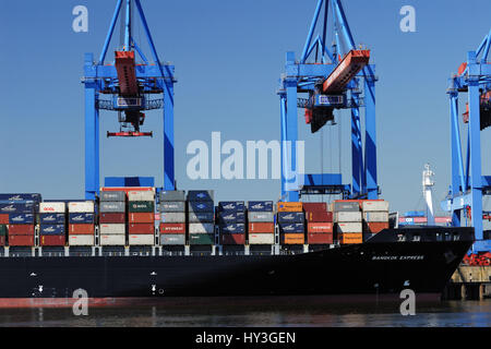 Container-Frachter der Hapag-Lloyd im Container terminal Altenwerder in Hamburg, Deutschland, Europa, Containerfrachter von Hapag-Lloyd bin Containerte Stockfoto