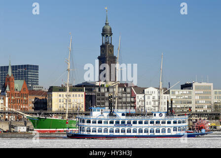 Fahrrad Steamboat Louisiana Star mit Eisgang im Hamburger Hafen, Hamburg, Germany, Raddampfer Louisiana Star Bei Eisgang Im Hamburger Hafen, De Stockfoto