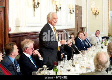 Lord David Owen mittags die Oldie literarische 14.03.17 Stockfoto