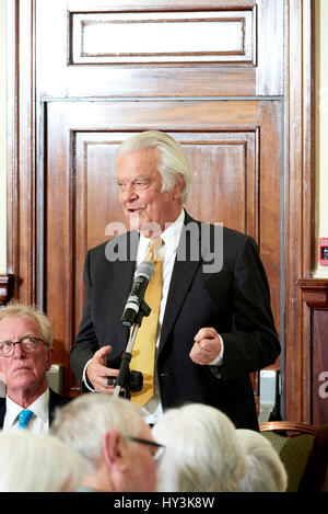 Lord David Owen mittags die Oldie literarische 14.03.17 Stockfoto