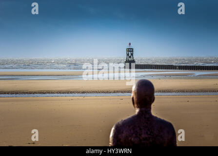 Anthony Gormley Staues an Crosby Strand in Liverpool, Ironmen Stockfoto