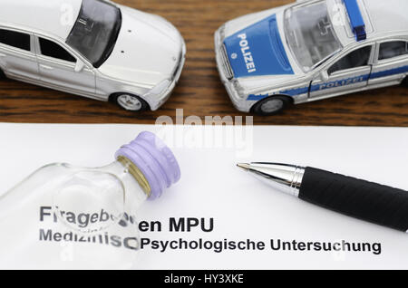 Fragebogen MPU, medizinisch-psychologische Untersuchung, Idioten test, Fragebogen MPU Medizinisch-Psychologische Rechtssprechung, Idiotentest Stockfoto