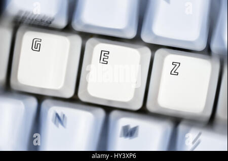 Computer-Tastatur mit der Bezeichnung GEZ - Beiträge für Computer, Computertastatur Mit der Aufschrift GEZ GEZ - GEZ-Beitraege Fuer Computer Stockfoto